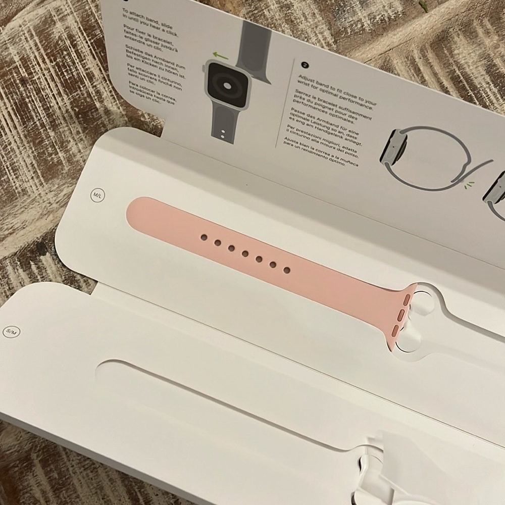 Apple Watch M/L Band NEW